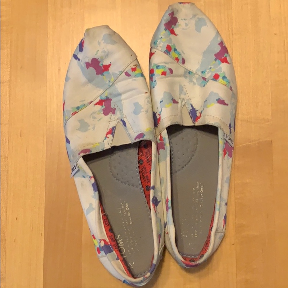 TOMS map shoes